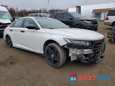 Czwarte zdjęcie samochodu z boku: 2018 HONDA ACCORD SPORT VIN:1HGCV1E37JA004177 - miniatura