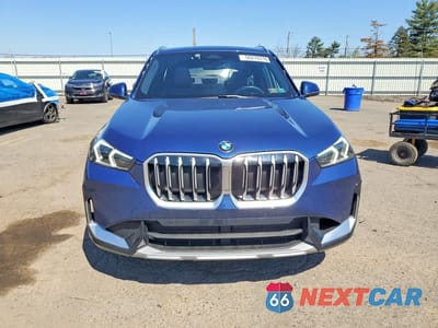 Piąte zdjęcie samochodu w środku: 2025 BMW X1 XDRIVE28I VIN:WBX73EF06S5191488 - miniatura