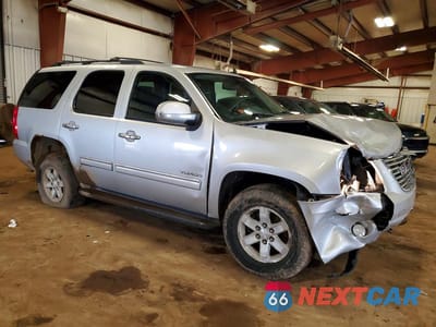 Czwarte zdjęcie samochodu z boku: 2013 GMC YUKON SLE VIN:1GKS2AE07DR125620 - miniatura