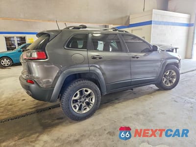 Trzecie zdjęcie samochodu z tyłu: 2019 JEEP CHEROKEE TRAILHAWK VIN:1C4PJMBX6KD328466 - miniatura