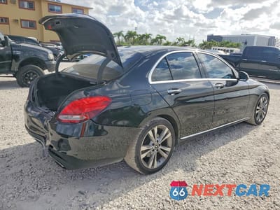 Trzecie zdjęcie samochodu z tyłu: 2017 MERCEDES-BENZ C 300 VIN:55SWF4JB8HU214696 - miniatura