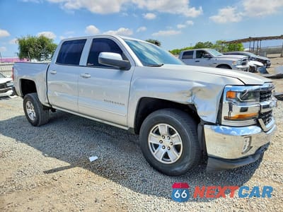 Czwarte zdjęcie samochodu z boku: 2017 CHEVROLET SILVERADO C1500 LT VIN:3GCPCREC5HG296301 - miniatura