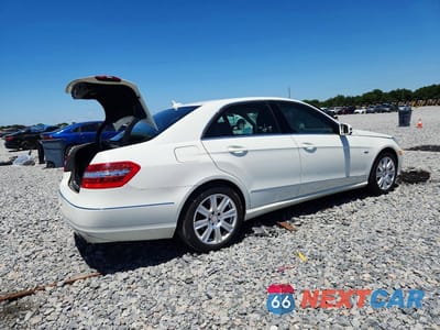 Trzecie zdjęcie samochodu z tyłu: 2012 MERCEDES-BENZ E 350 4MATIC VIN:WDDHF8JB1CA544401 - miniatura