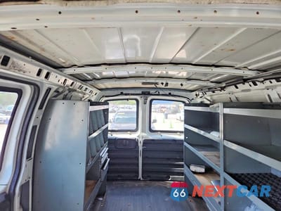 Zdjęcie 10 z 13 samochodu: 2006 GMC SAVANA G2500 VIN:1GTGG25V561190343 - miniatura