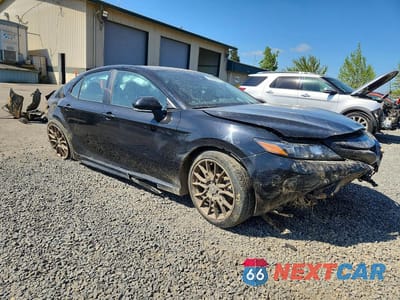 Czwarte zdjęcie samochodu z boku: 2023 TOYOTA CAMRY HYBRID SE NIGHTSHADE VIN:4T1T31AK7PU047132 - miniatura