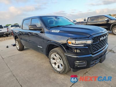 Czwarte zdjęcie samochodu z boku: 2025 RAM 1500 BIG HORN VIN:1C6SRFFP1SN545076 - miniatura