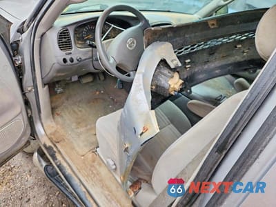 Zdjęcie 8 z 12 samochodu: 2004 TOYOTA TUNDRA ACCESS CAB SR5 VIN:5TBBT44114S447569 - miniatura
