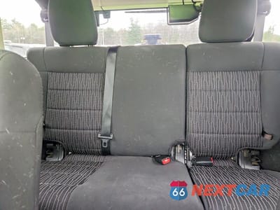 Zdjęcie 10 z 12 samochodu: 2012 JEEP WRANGLER UNLIMITED SPORT VIN:1C4HJWDGXCL262623 - miniatura