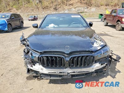 Piąte zdjęcie samochodu w środku: 2021 BMW M550XI VIN:WBA13BK00MCF05464 - miniatura