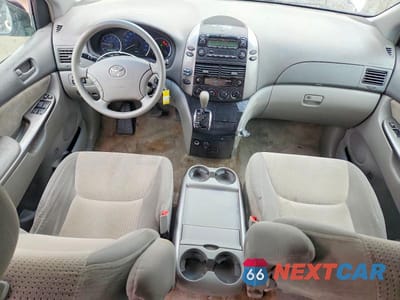 Zdjęcie 8 z 13 samochodu: 2010 TOYOTA SIENNA LE VIN:5TDJK4CC3AS032290 - miniatura