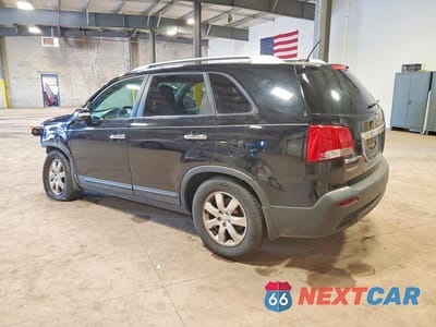 Drugie zdjęcie samochodu z przodu: 2013 KIA SORENTO VIN:5XYKTDA27DG412021 - miniatura