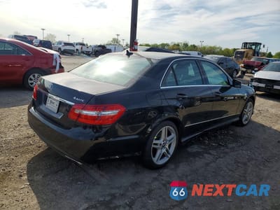 Trzecie zdjęcie samochodu z tyłu: 2011 MERCEDES-BENZ E 550 4MATIC VIN:WDDHF9AB4BA343502 - miniatura