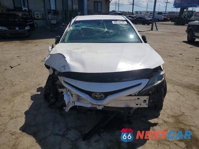 Piąte zdjęcie samochodu w środku: 2019 TOYOTA CAMRY SE VIN:4T1B11HK1KU823979 - miniatura