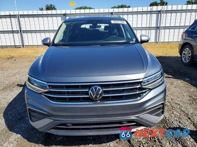 Piąte zdjęcie samochodu w środku: 2024 VOLKSWAGEN TIGUAN WOLFSBURG VIN:3VVAB7AX7RM217978 - miniatura