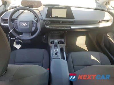 Zdjęcie 8 z 13 samochodu: 2025 TOYOTA PRIUS LE VIN:JTDACAAU4S3057693 - miniatura