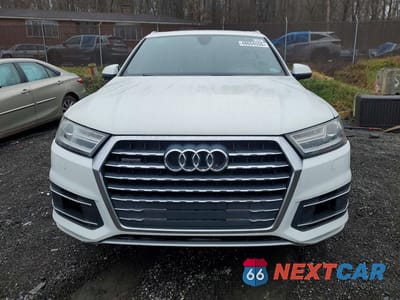 Piąte zdjęcie samochodu w środku: 2017 AUDI Q7 PREMIUM PLUS VIN:WA1LAAF7XHD018525 - miniatura