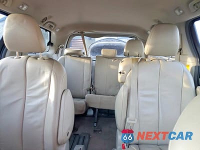 Zdjęcie 10 z 12 samochodu: 2014 TOYOTA SIENNA XLE 8-PASSENGER VIN:5TDYK3DC1ES446326 - miniatura