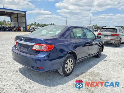 Trzecie zdjęcie samochodu z tyłu: 2013 TOYOTA COROLLA L VIN:2T1BU4EE0DC955255 - miniatura