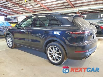 Drugie zdjęcie samochodu z przodu: 2019 PORSCHE CAYENNE VIN:WP1AA2AY5KDA09756 - miniatura