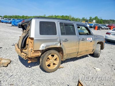 Trzecie zdjęcie samochodu z tyłu: 2016 JEEP PATRIOT LATITUDE VIN:1C4NJPFA8GD599339 - miniatura