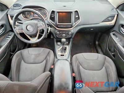 Zdjęcie 8 z 13 samochodu: 2016 JEEP CHEROKEE LATITUDE VIN:1C4PJMCS1GW198658 - miniatura