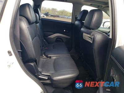 Zdjęcie 10 z 12 samochodu: 2010 MITSUBISHI OUTLANDER GT VIN:JA4JT5AX0AZ005016 - miniatura