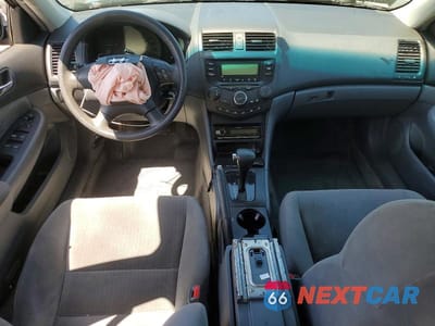 Zdjęcie 8 z 13 samochodu: 2005 HONDA ACCORD LX VIN:1HGCM56435A168243 - miniatura