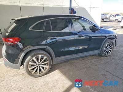 Trzecie zdjęcie samochodu z tyłu: 2021 MERCEDES-BENZ GLA 250 VIN:W1N4N4GB6MJ212797 - miniatura