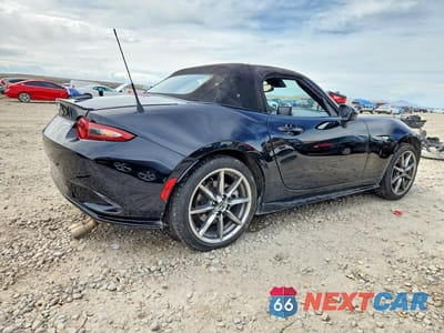 Trzecie zdjęcie samochodu z tyłu: 2022 MAZDA MX-5 MIATA GRAND TOURING VIN:JM1NDAD7XN0506241 - miniatura
