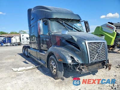 2022 VOLVO VNL SEMI TRUCK 4V4NC9EHXNN603035 - główne zdjęcie licytacji z USA - miniatura