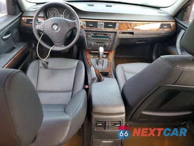 Zdjęcie 8 z 12 samochodu: 2006 BMW 325 VIN:WBAVB13566KX34262 - miniatura