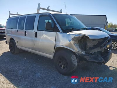 Czwarte zdjęcie samochodu z boku: 2014 CHEVROLET EXPRESS G1500 LS VIN:1GNSGBF49E1184924 - miniatura