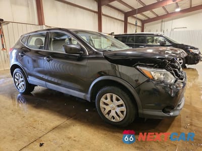 Czwarte zdjęcie samochodu z boku: 2019 NISSAN ROGUE SPORT S VIN:JN1BJ1CR1KW620915 - miniatura