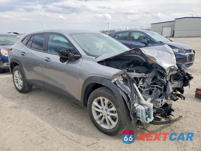 Czwarte zdjęcie samochodu z boku: 2025 CHEVROLET TRAX LS VIN:KL77LFEP3SC032289 - miniatura