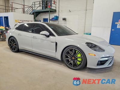 Czwarte zdjęcie samochodu z boku: 2018 PORSCHE PANAMERA TURBO S E-HYBRID SPORT TURISMO VIN:WP0CH2A73JL198375 - miniatura