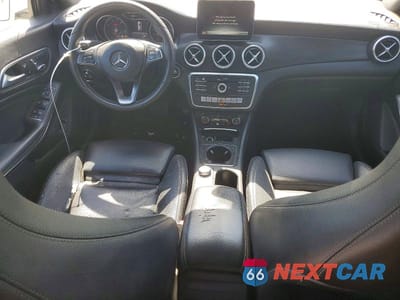 Zdjęcie 8 z 11 samochodu: 2018 MERCEDES-BENZ CLA 250 VIN:WDDSJ4EB8JN528239 - miniatura