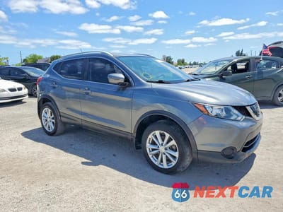 Czwarte zdjęcie samochodu z boku: 2018 NISSAN ROGUE SPORT SV VIN:JN1BJ1CP2JW182161 - miniatura