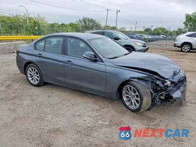 Czwarte zdjęcie samochodu z boku: 2016 BMW 320 XI VIN:WBA8E5G5XGNT93082 - miniatura