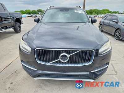 Piąte zdjęcie samochodu w środku: 2016 VOLVO XC90 T6 VIN:YV4A22PK1G1033379 - miniatura