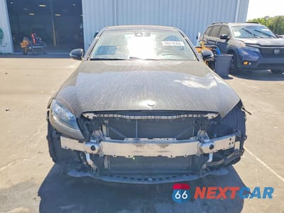 Piąte zdjęcie samochodu w środku: 2017 MERCEDES-BENZ C 300 VIN:55SWF4JB8HU186897 - miniatura