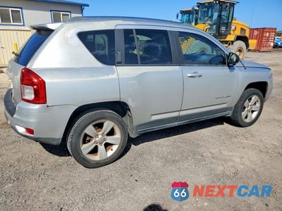 Trzecie zdjęcie samochodu z tyłu: 2013 JEEP COMPASS SPORT VIN:1C4NJDBB7DD177345 - miniatura