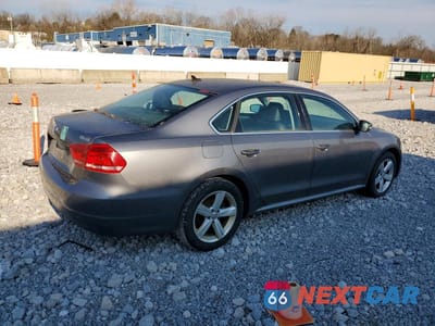 Trzecie zdjęcie samochodu z tyłu: 2013 VOLKSWAGEN PASSAT SE VIN:1VWBN7A32DC126163 - miniatura