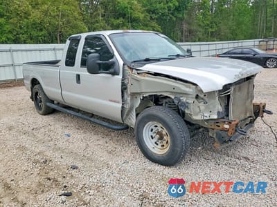 Czwarte zdjęcie samochodu z boku: 2004 FORD F250 SUPER DUTY VIN:1FTNX20P54EB91028 - miniatura