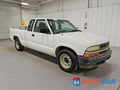 Czwarte zdjęcie samochodu z boku: 2003 CHEVROLET S TRUCK S10 VIN:1GCCS19X638286973 - miniatura