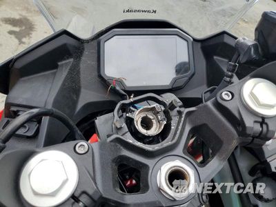 Zdjęcie 7 z 8 samochodu: 2025 KAWASAKI EX500 A VIN:ML5EXGJ17SDA55488 - miniatura