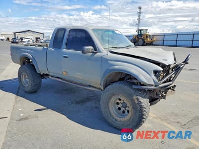 Czwarte zdjęcie samochodu z boku: 2001 TOYOTA TACOMA V6 VIN:5TEWN72N11Z747282 - miniatura