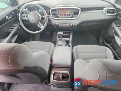 Zdjęcie 8 z 12 samochodu: 2020 KIA SORENTO L VIN:5XYPG4A38LG712295 - miniatura
