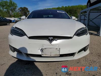 Piąte zdjęcie samochodu w środku: 2019 TESLA MODEL S VIN:5YJSA1E27KF302959 - miniatura