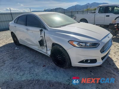 Czwarte zdjęcie samochodu z boku: 2014 FORD FUSION SE VIN:1FA6P0HD7E5403664 - miniatura