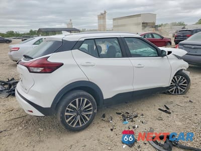 Trzecie zdjęcie samochodu z tyłu: 2022 NISSAN KICKS SV VIN:3N1CP5CV2NL484716 - miniatura